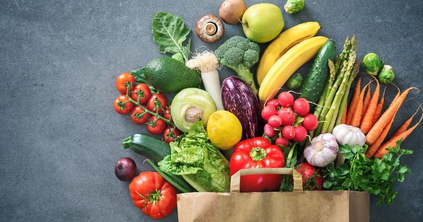 healthy lifestyle habits with fresh fruit and vegetables reduce chronic disease risk