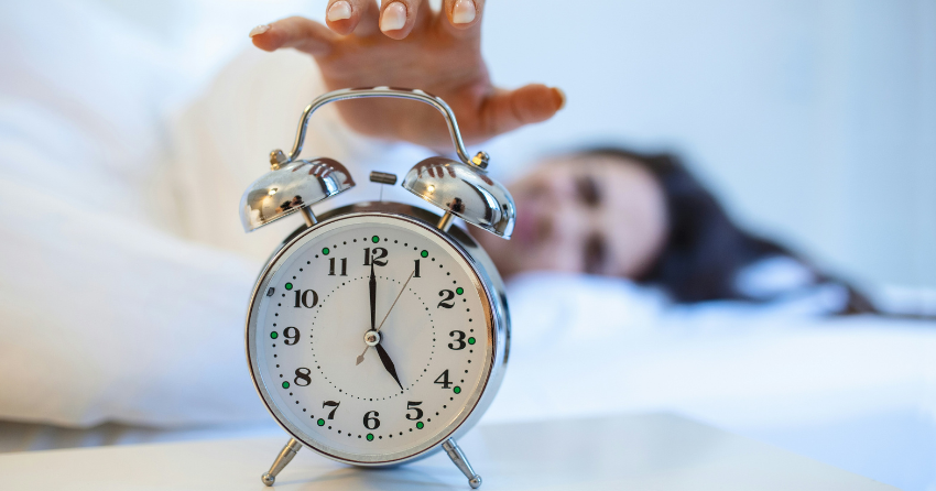 Just 80 Minutes Less: The Sleep Habit That Causes Weight Gain