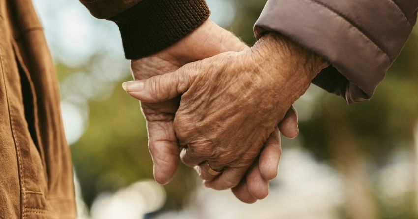 Study Forecasts Lifespans of 125-130 Years Will Soon Be Possible