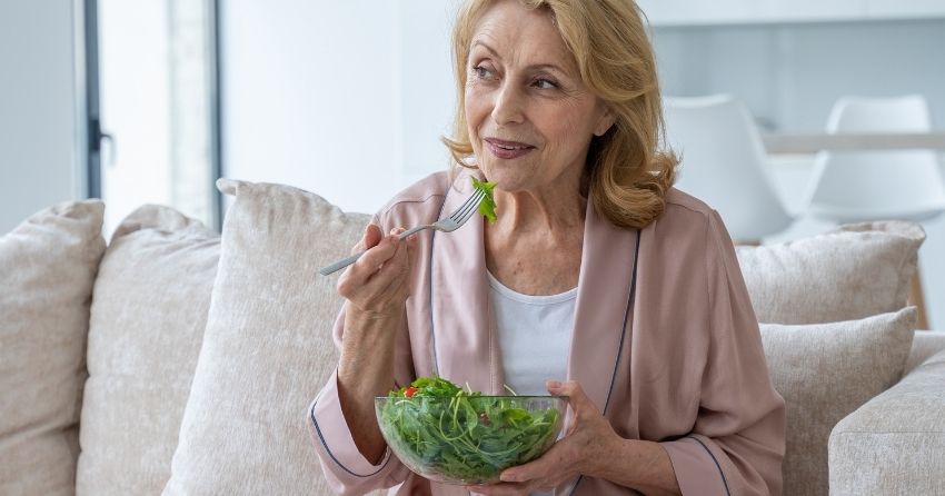 How a Pro-Inflammatory Diet Promotes Frailty and Poor Physical Function in Older Adults — and What to Eat Instead